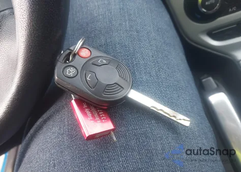 2013 Ford Focus Se z USA, uszkodzony, nr VIN 1FADP3F21DL242572